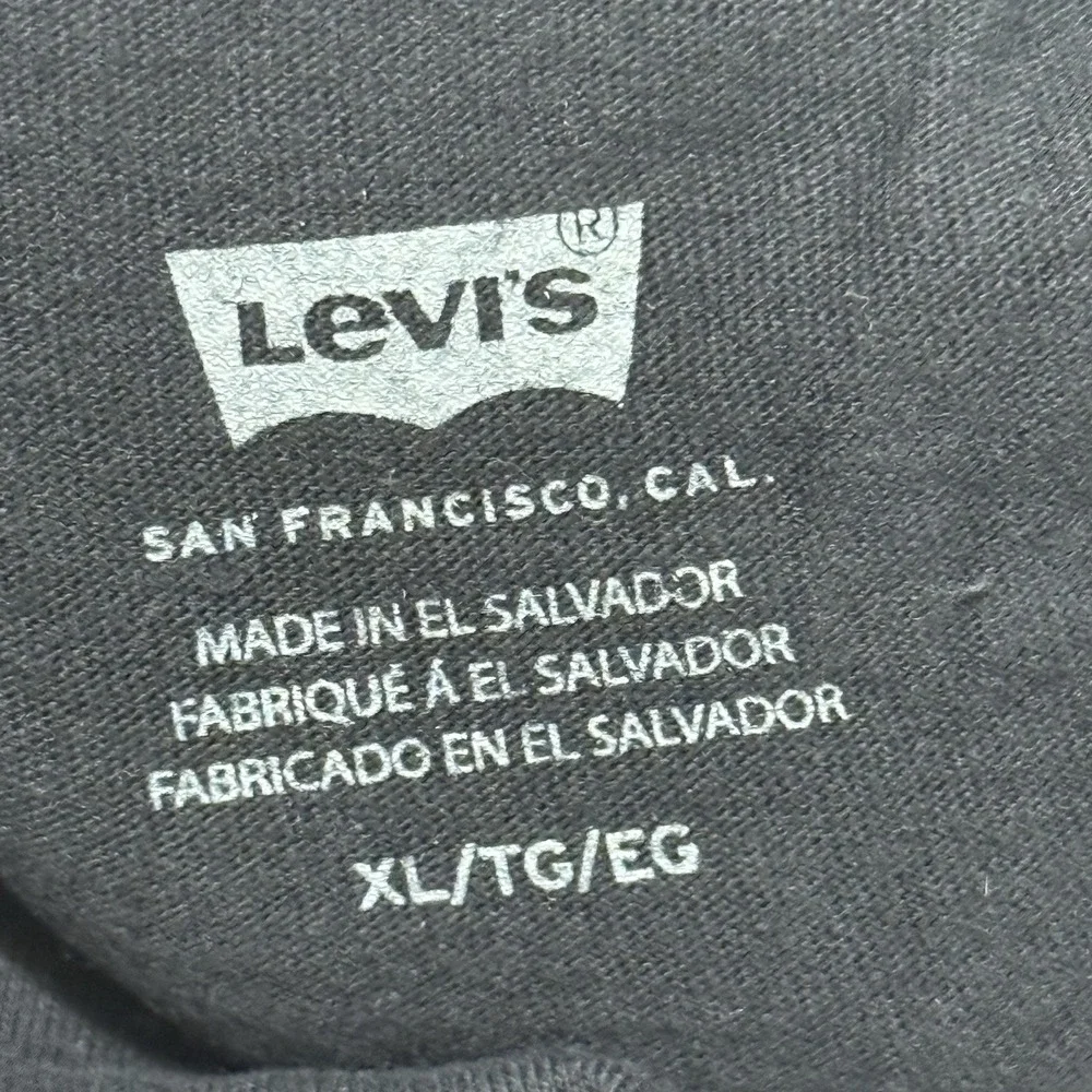 Levi's Logo T-Shirt Black Red Blue Graphic‎ Men's Size XL Casual Streetwear